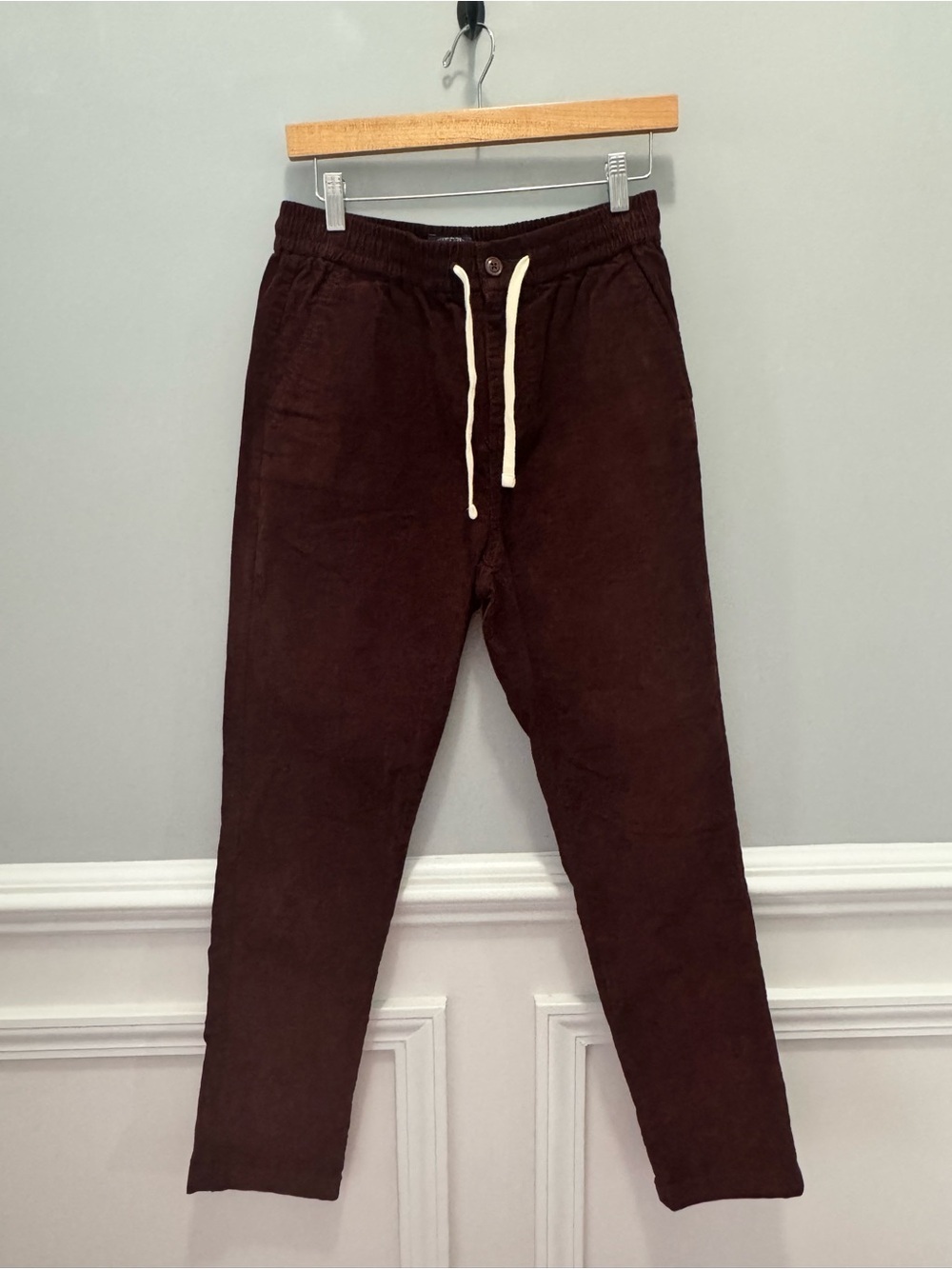 J. Crew Men's Corduroy Drawstring Pants in Burgundy - Picture 2 of 8